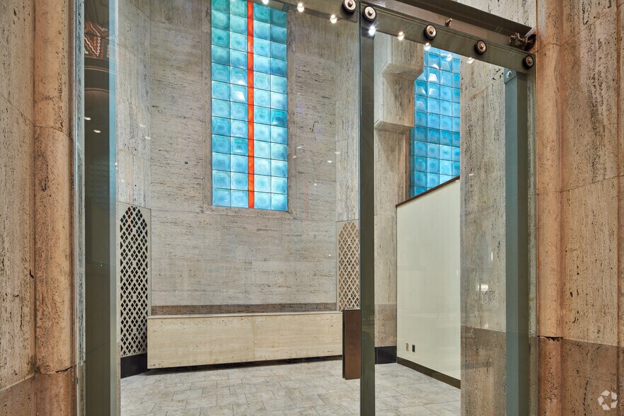 More Photos Of 500 Griswold St, Detroit Office For Lease