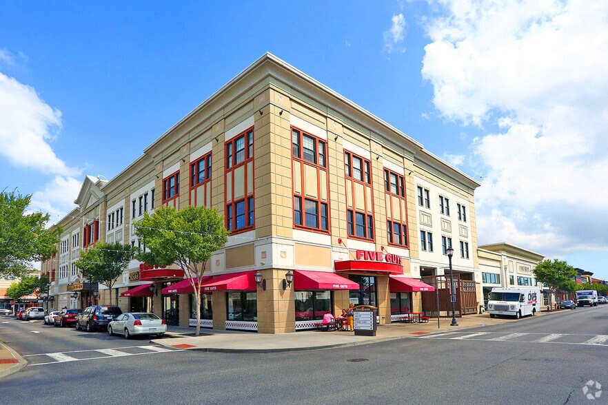 More Photos Of 4410 E Claiborne Sq, Hampton Unknown For Lease
