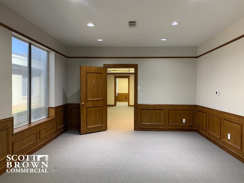 More Photos Of 400 S Carroll Blvd, Denton Unknown For Lease