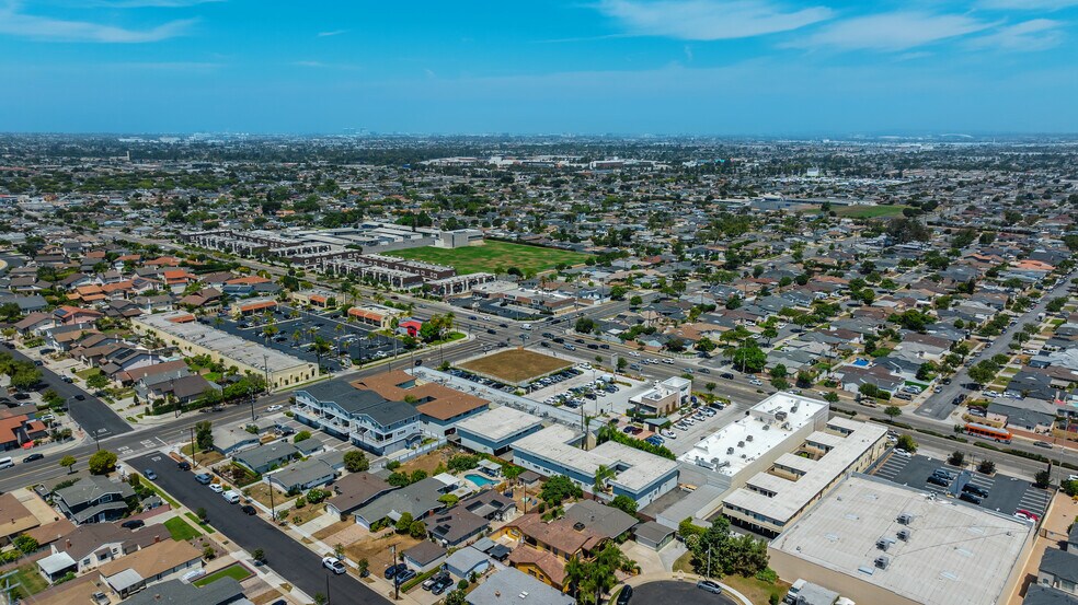 More Photos Of 2150 Artesia Blvd, Torrance General Retail For Lease