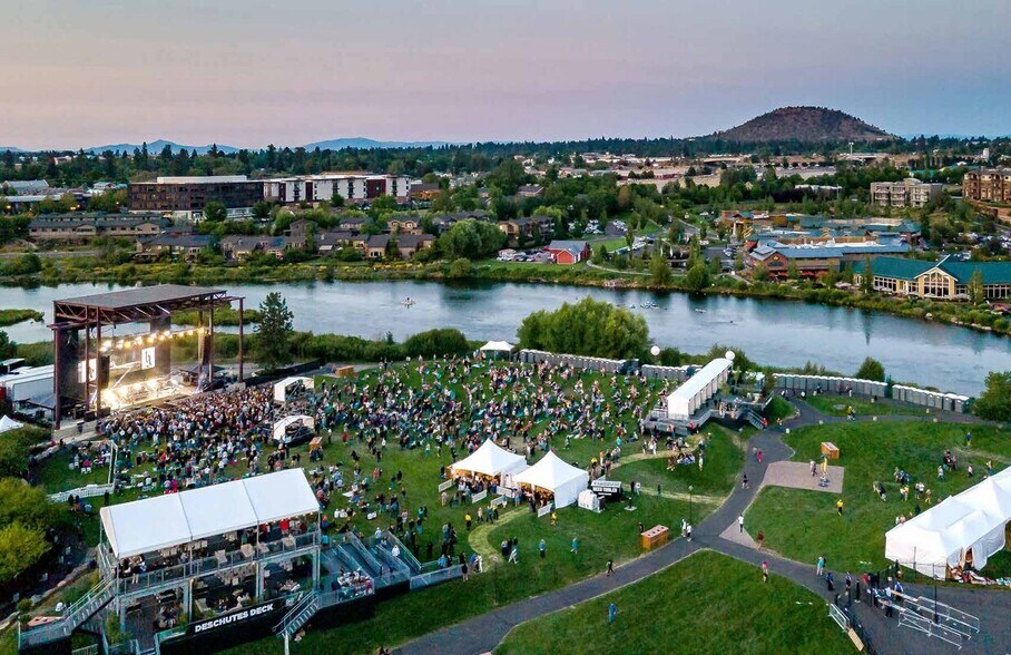 More Photos Of 425 SW Powerhouse Dr, Bend Unknown For Lease