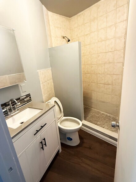 More Photos Of 1317 Linwood Ave, Los Angeles Apartments For Sale