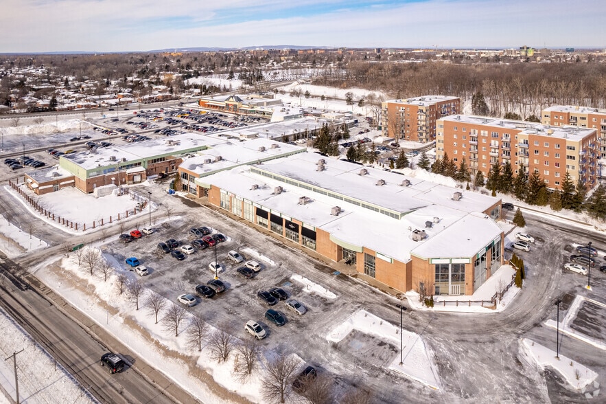 More Photos Of 245-325 Boul Saint-Jean, Pointe-claire Storefront Retail Office For Lease