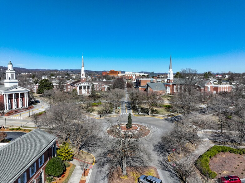 More Photos Of 220 Broad St, Kingsport Flex For Sale