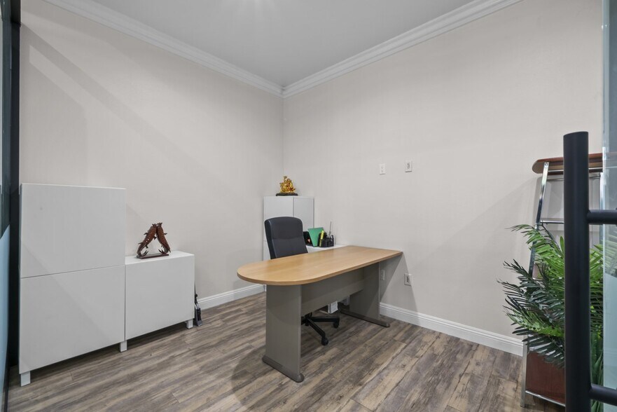 More Photos Of 9908 Artesia Blvd, Bellflower Storefront Retail Office For Sale