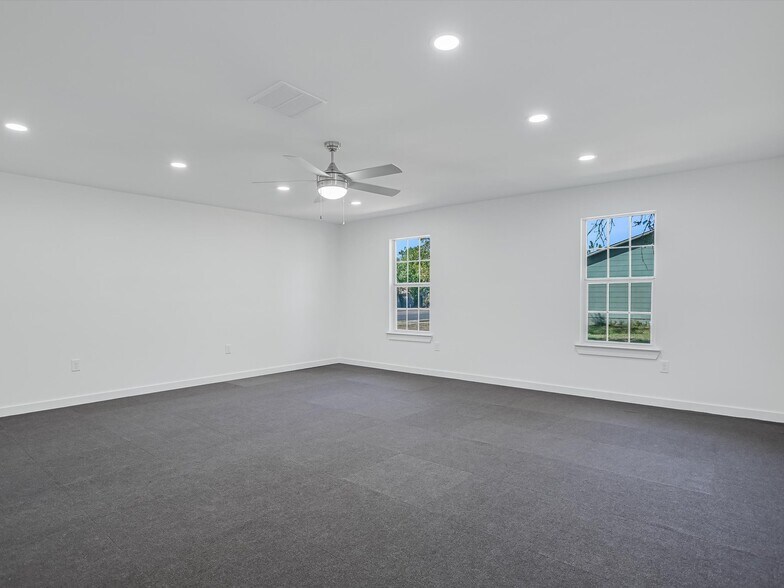 More Photos Of 900 W 2nd St, Taylor Office Residential For Sale