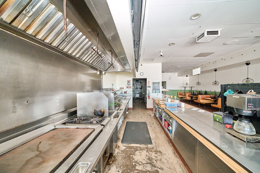 More Photos Of 5835 Bellflower Blvd Unit C, Lakewood Storefront For Lease