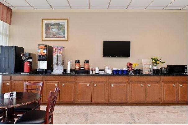 More Photos Of 10455 Reiger Rd, Baton Rouge Hotel For Sale