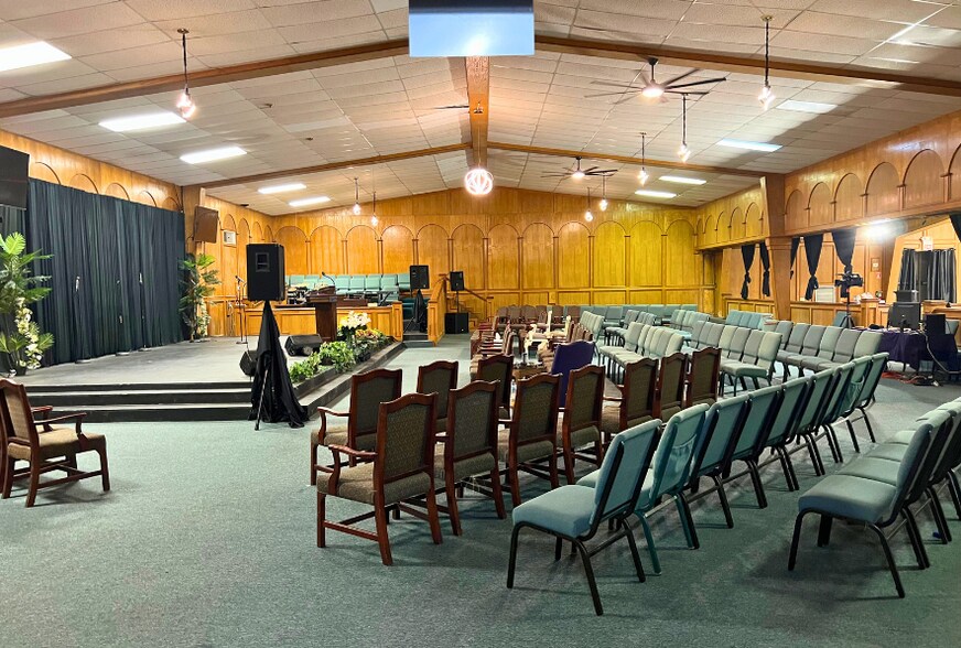 More Photos Of 5110 Crane St, Houston Flex For Sale