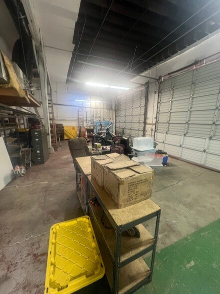 More Photos Of 3840 Bayshore Blvd, Brisbane Service For Lease