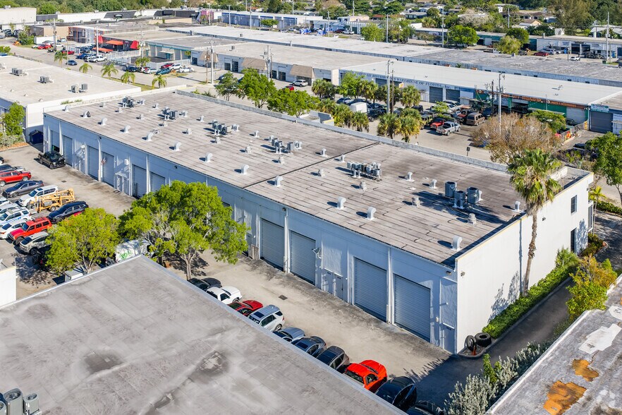 More Photos Of 8830-8872 SW 129th Ter, Miami Showroom For Lease