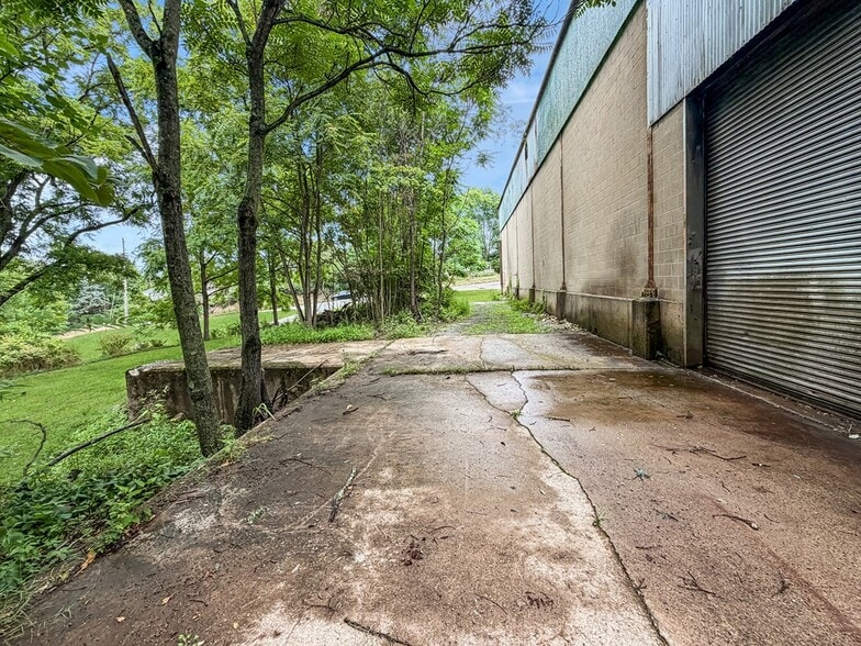 More Photos Of 340 Dunlap Hill Rd, Freedom Industrial For Lease