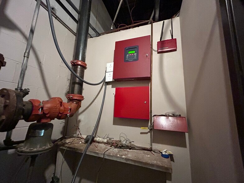 More Photos Of 3215 W Oak St, Palestine Medical For Lease