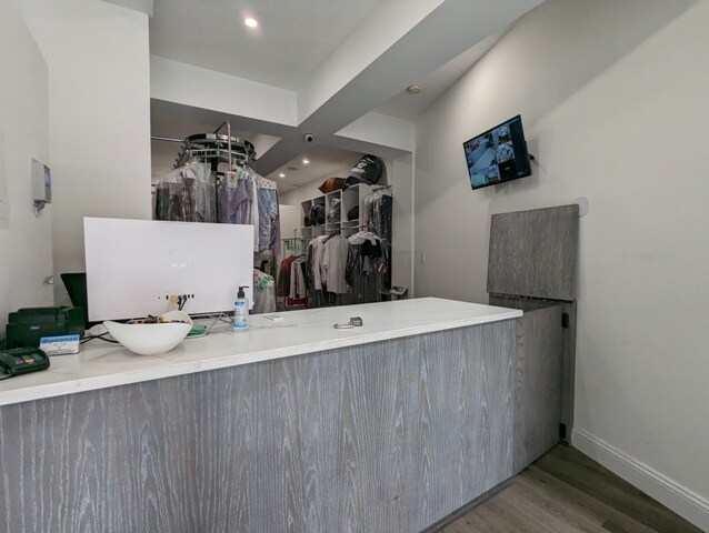 More Photos Of 22 Jones St, New York Apartments For Lease