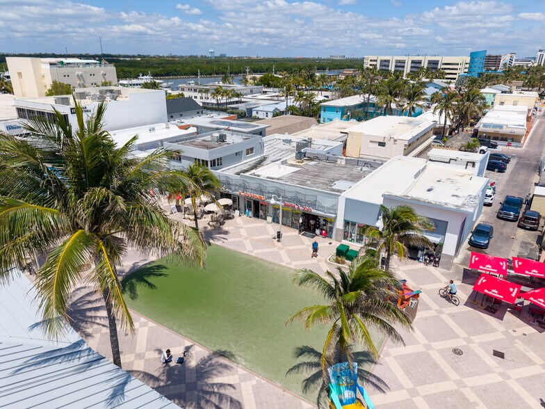 More Photos Of 309-321 Johnson St, Hollywood Restaurant For Lease