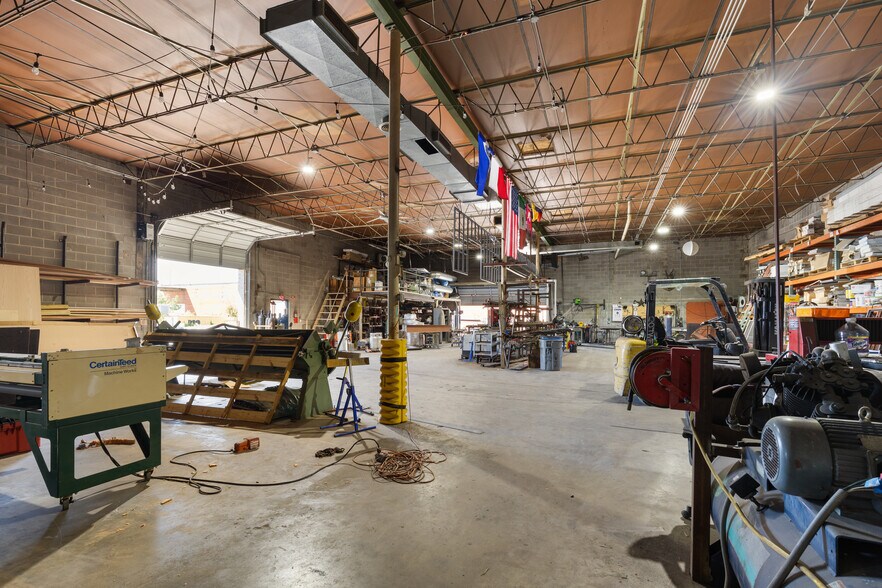 More Photos Of 8777 Governors Row, Dallas Distribution For Sale