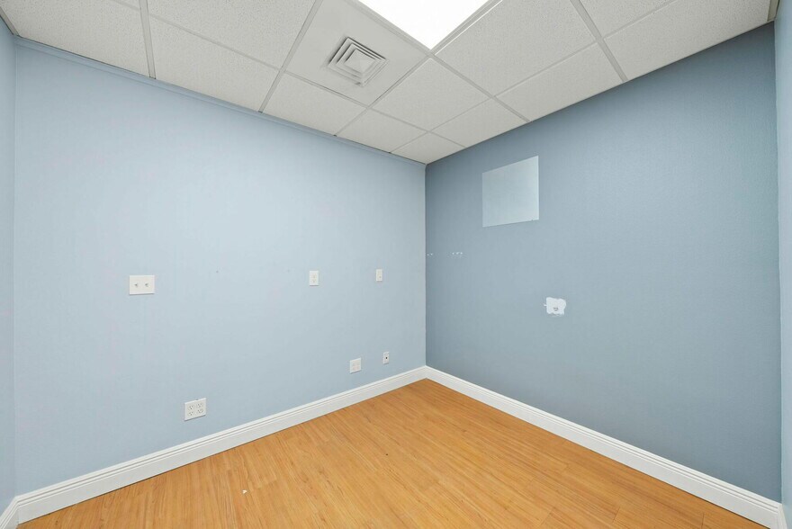 More Photos Of 1600 Jenks Ave, Panama City Medical For Sale