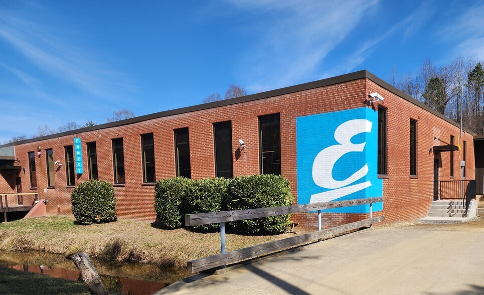 More Photos Of 135 Sweeten Creek Rd, Asheville Coworking Space