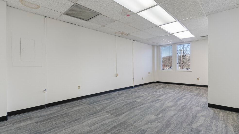 More Photos Of 10903 Indian Head Hwy, Fort Washington Office For Lease
