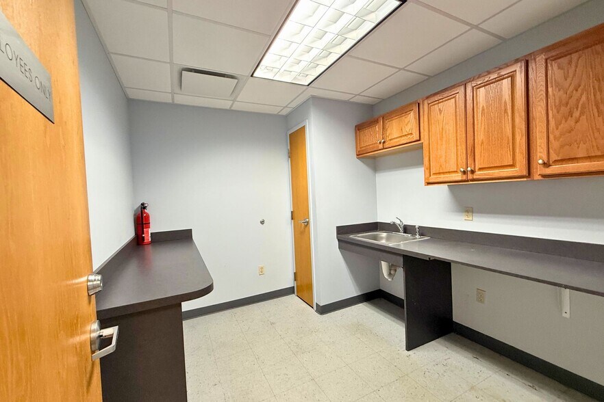 More Photos Of 1 Post Rd, Fairfield Office For Lease