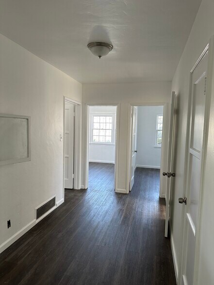 More Photos Of 3956 W Slauson Ave, Los Angeles Medical For Sale