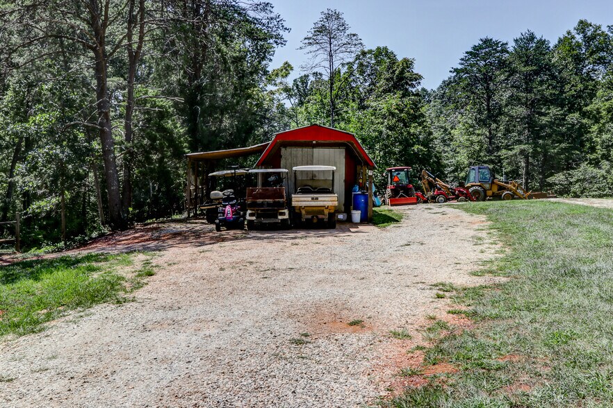 More Photos Of 1105 W Lake Rd, Spout Spring Trailer Camper Park For Sale