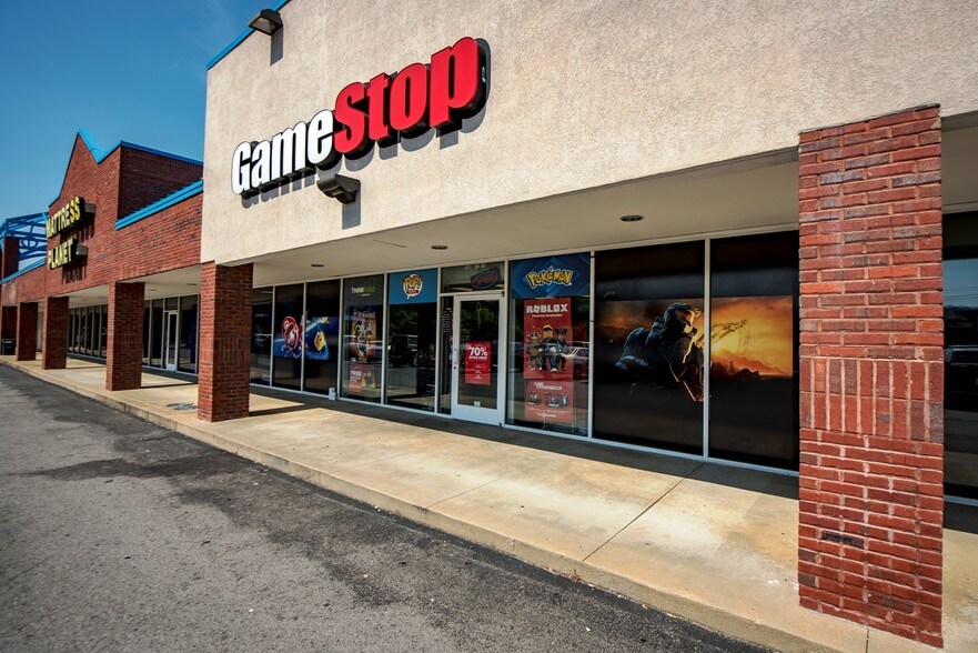 More Photos Of 1906 Glenn Blvd SW, Fort Payne Storefront Retail Office For Lease
