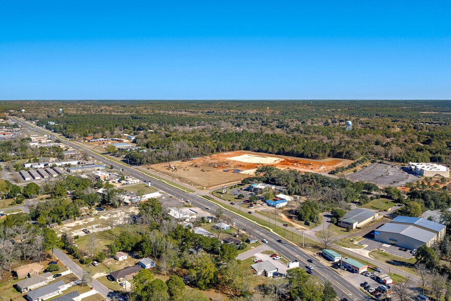 More Photos Of 1025 Industrial Dr, Crestview General Retail For Sale