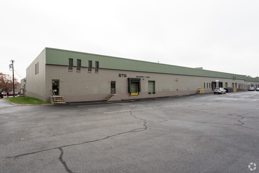 More Photos Of 35 Industrial Pky, Woburn Warehouse For Lease