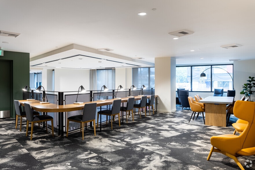 More Photos Of 1725 SW Salmon St, Portland Apartments For Lease