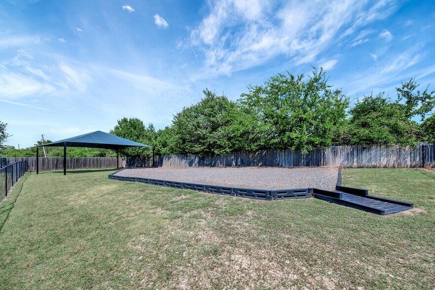 More Photos Of 132 El Chico Trl, Willow Park Medical For Sale