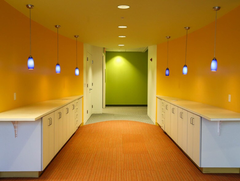 More Photos Of 1000 GSK Dr, Coraopolis Medical For Lease