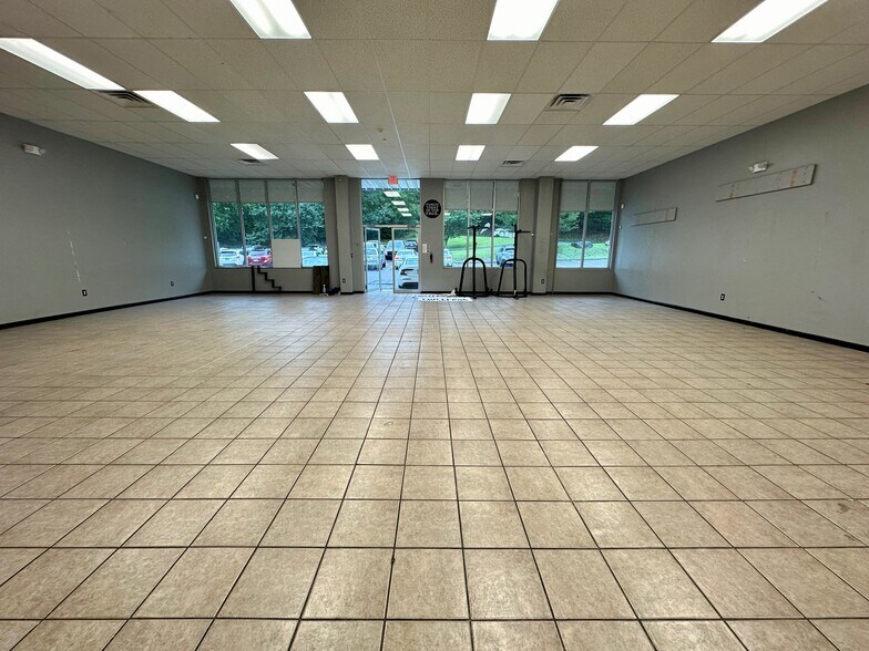 Primary Photo Of 524 Wolcott Rd, Wolcott Storefront Retail Office For Lease