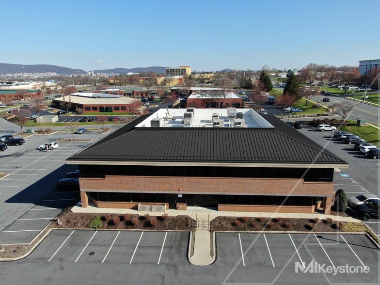 More Photos Of 985 Berkshire Blvd, Wyomissing Medical For Lease
