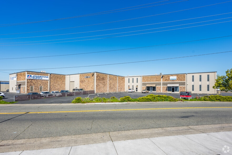 More Photos Of 3301-3325 Orange Grove Ave, North Hghlds, North Highlands Warehouse For Lease