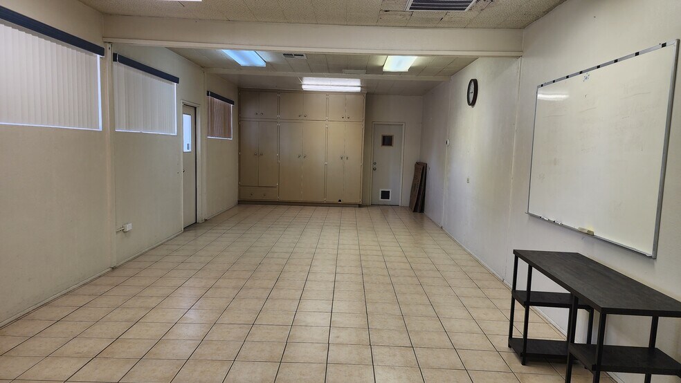 More Photos Of 1030 Brundage Ln, Bakersfield Religious Facility For Sale