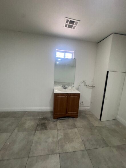 More Photos Of 825 S Decatur Blvd, Las Vegas Freestanding For Sale