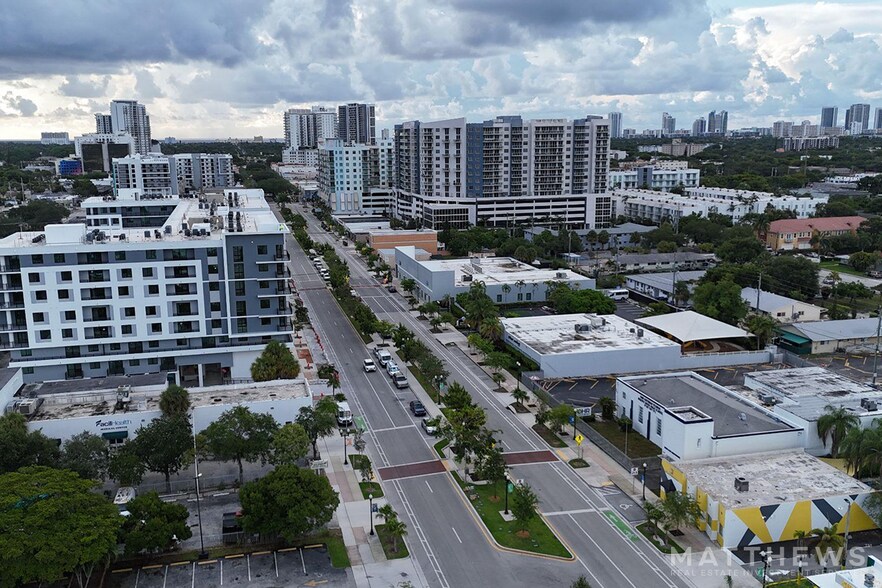 More Photos Of 2216 Hollywood Blvd, Hollywood Schools For Lease