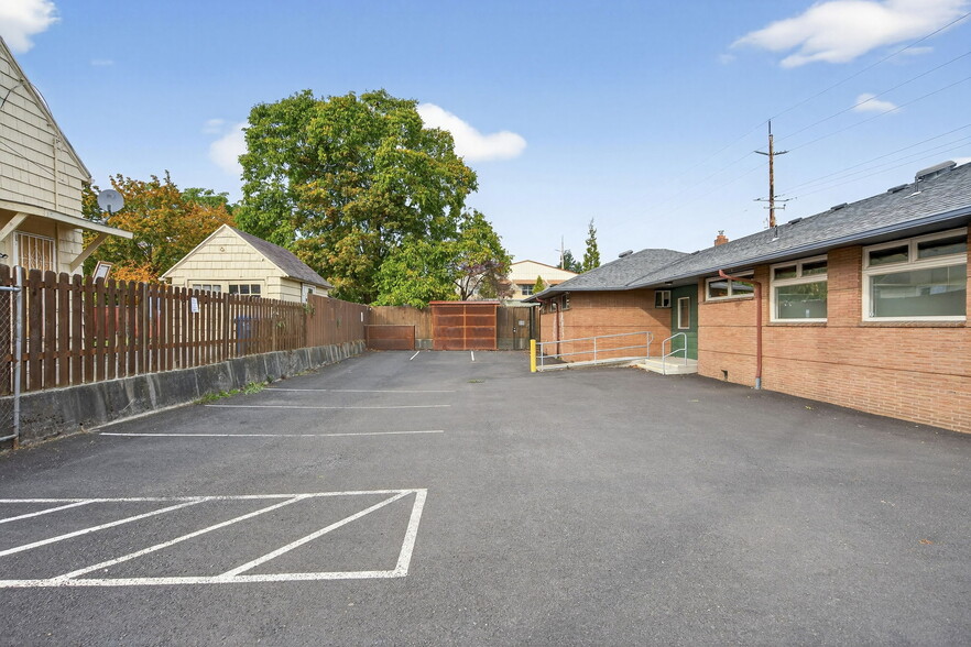 More Photos Of 5311-5315 N Vancouver Ave, Portland Medical For Sale