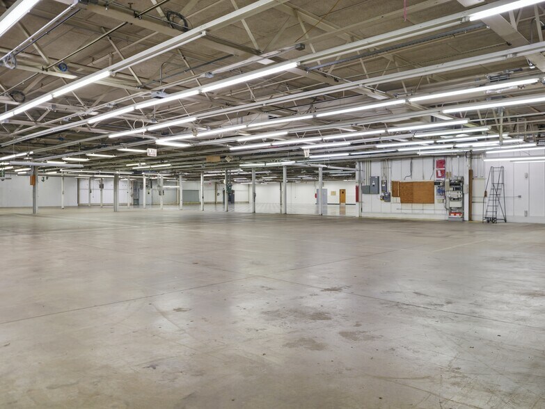 More Photos Of 857 Willow Cir, Hagerstown Manufacturing For Lease