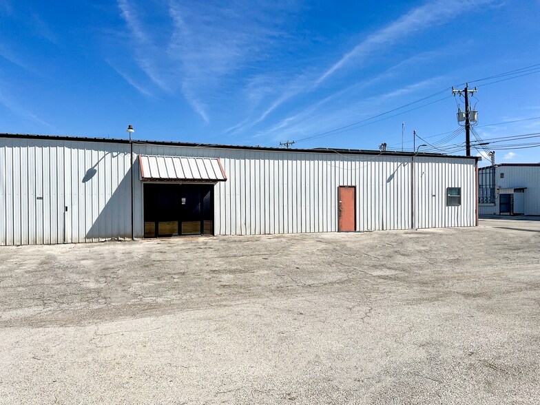 More Photos Of 18975 Marbach Ln, San Antonio Unknown For Lease