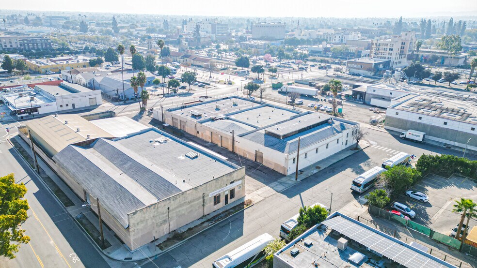 More Photos Of 237 W Commercial St, Pomona Warehouse For Lease