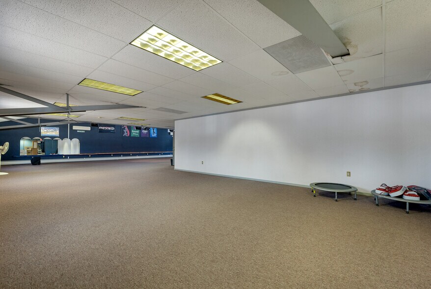 More Photos Of 55 Maynesboro St, Berlin Industrial For Sale