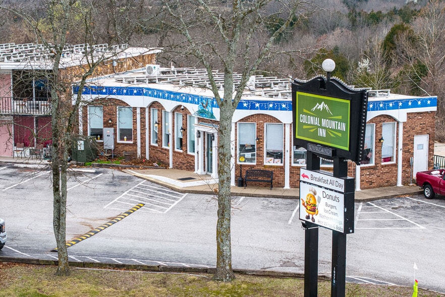 More Photos Of 10770 E State Highway 76, Branson West Hotel For Sale