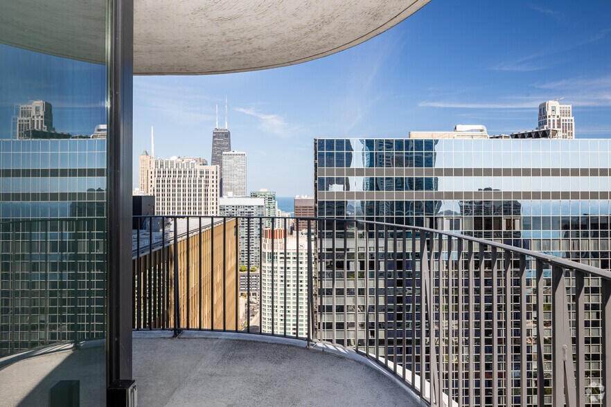 More Photos Of 225 N Columbus Dr, Chicago Multifamily For Sale