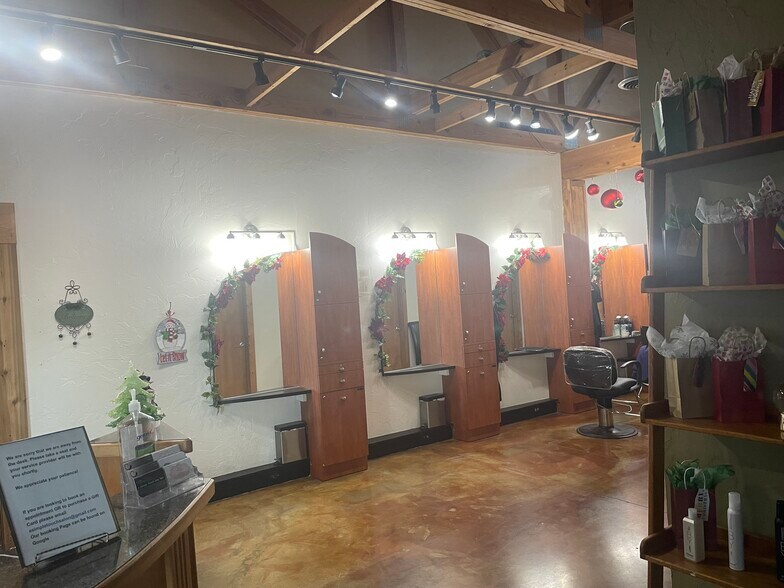 More Photos Of 1427-1435 N Highway 67, Cedar Hill Unknown For Lease