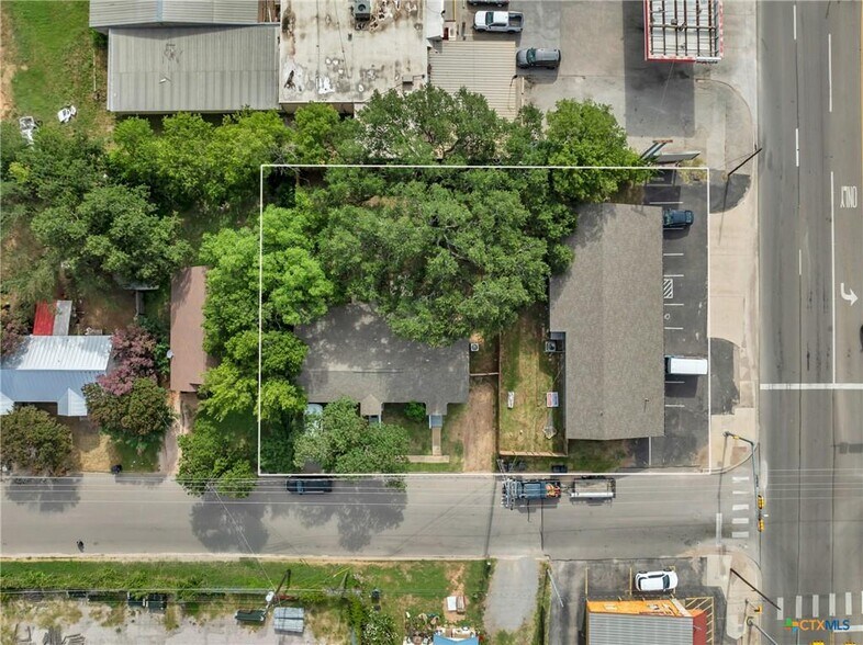 More Photos Of 700 E Polk St, Burnet Office Residential For Sale