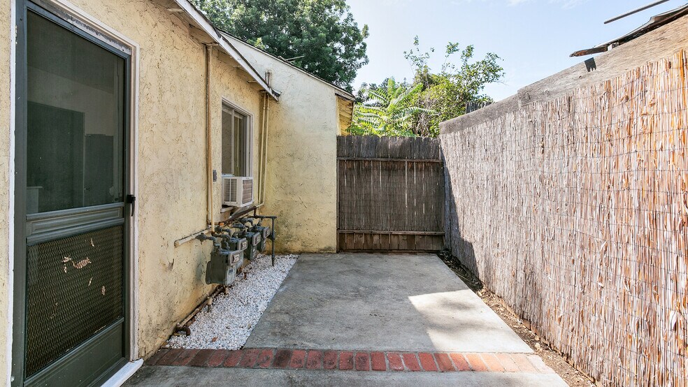 More Photos Of 202 N Florence St, Burbank Multifamily For Sale