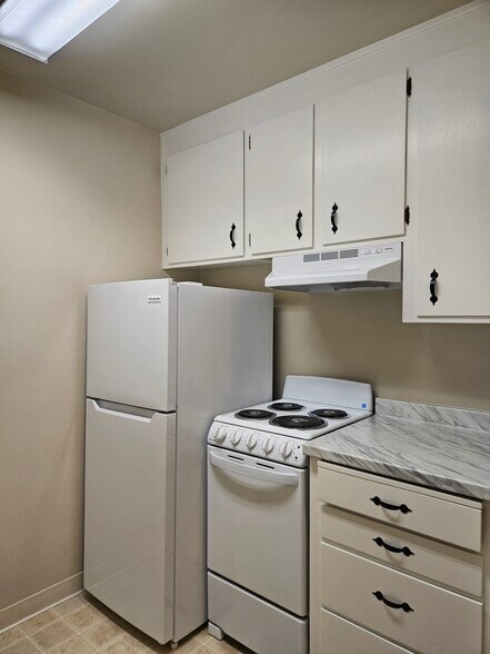 More Photos Of 1049 Armstrong St, Hayward Apartments For Sale