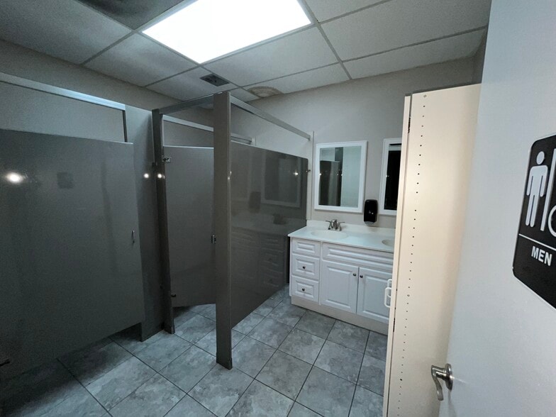 More Photos Of 13555 Automobile Blvd, Clearwater Medical For Lease